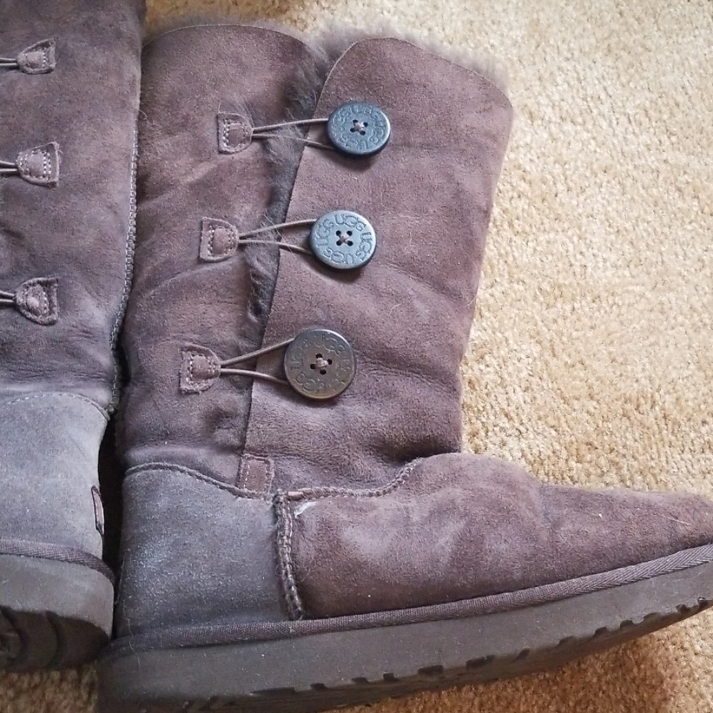 Brown uggs